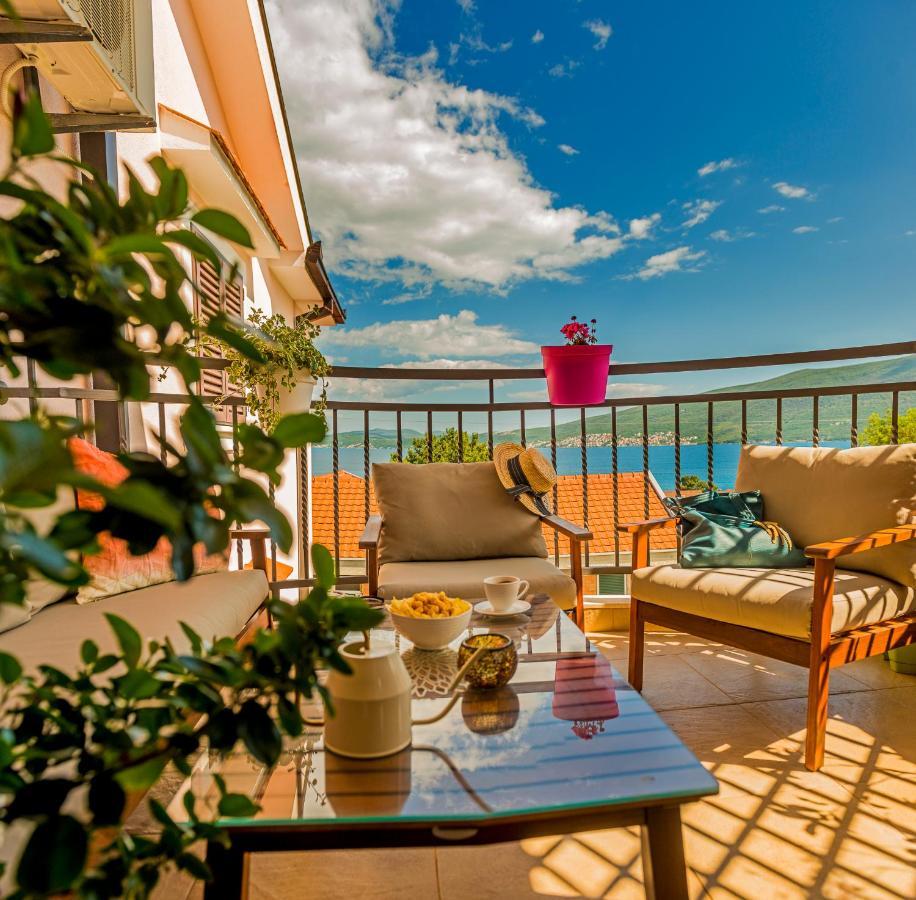Cicciobello Lux Apartment Baosici With Stunning Sea View Eksteriør billede